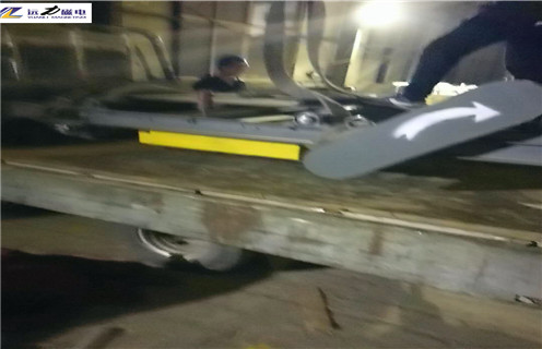 油冷電磁自卸除鐵器,山東油冷電磁自卸式除鐵器廠家_北京電磁自卸式除鐵器懸掛式廠家配件_型號及工作視頻 油冷電磁自卸除鐵器,山東油冷電磁自卸式除鐵器廠家_北京電磁自卸式除鐵器懸掛式廠家配件_型號及工作視頻