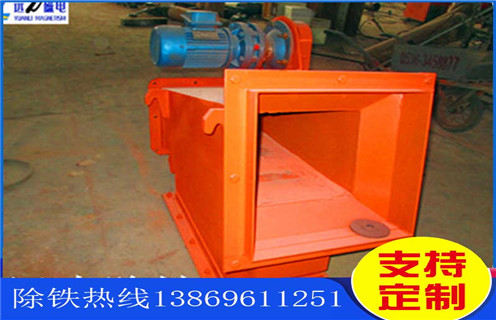 海南超強(qiáng)磁液體管道除鐵器_海南超強(qiáng)磁液體管道除鐵器批發(fā)價(jià)格_使用說明書原理型號,強(qiáng)磁除鐵器中的核心部件永磁體是以釹鐵硼稀土材料加工而的,很多人好奇那么除鐵器中的永磁體的磁性到底能維持多久呢?若是照正常的存儲條件的話,永磁鐵10年時(shí)間損失的磁場強(qiáng)度也不應(yīng)該超出1%。不過實(shí)際使用中,卻是有如下情況會大大加速強(qiáng)磁除鐵器磁力的衰減速度: 一、海南超強(qiáng)磁液體管道除鐵器_海南超強(qiáng)磁液體管道除鐵器批發(fā)價(jià)格_使用說明書原理型號 1、 過高的溫度:強(qiáng)磁除鐵器所處的周圍環(huán)境溫度如果高于釹鐵硼材料的穩(wěn)定溫度范圍就會加速其失磁,熱量會顯著降低永磁體的磁性。標(biāo)準(zhǔn)的釹鐵硼稀土材料的最高穩(wěn)定溫度為80℃。耐高溫永磁體一般在140℃。而鋁鎳鈷永磁體的最高使用溫度能都達(dá)到540℃,釤鈷永磁體及鐵氧體差不多是300℃。 3、 物理損傷:強(qiáng)磁除鐵器所用永磁材料的物料特性決定了,其整體是較為脆弱的,若是受到外力的撞擊很容易出現(xiàn)斷裂。受到外力損傷破損之后的釹鐵硼永磁體,磁性將會下降。 3、 焊接工藝:強(qiáng)磁除鐵器制造或安裝時(shí)永磁體周圍的焊接操作也會導(dǎo)致其磁性能下降,這一般是因?yàn)楹附舆^程中產(chǎn)生的熱量或電流所導(dǎo)致的。 4、 有液體侵蝕:若是強(qiáng)磁除鐵器的外殼受損,潮濕的空氣就有可能進(jìn)入設(shè)備內(nèi),跟永磁鐵的鍍層相接觸,久而久之就會讓磁性材料產(chǎn)生氧化,進(jìn)而造成其磁性能的衰減。 海南超強(qiáng)磁液體管道除鐵器_海南超強(qiáng)磁液體管道除鐵器批發(fā)價(jià)格_使用說明書原理型號,強(qiáng)磁除鐵器中的核心部件永磁體是以釹鐵硼稀土材料加工而的,很多人好奇那么除鐵器中的永磁體的磁性到底能維持多久呢?若是照正常的存儲條件的話,永磁鐵10年時(shí)間損失的磁場強(qiáng)度也不應(yīng)該超出1%。不過實(shí)際使用中,卻是有如下情況會大大加速強(qiáng)磁除鐵器磁力的衰減速度: 一、海南超強(qiáng)磁液體管道除鐵器_海南超強(qiáng)磁液體管道除鐵器批發(fā)價(jià)格_使用說明書原理型號 1、 過高的溫度:強(qiáng)磁除鐵器所處的周圍環(huán)境溫度如果高于釹鐵硼材料的穩(wěn)定溫度范圍就會加速其失磁,熱量會顯著降低永磁體的磁性。標(biāo)準(zhǔn)的釹鐵硼稀土材料的最高穩(wěn)定溫度為80℃。耐高溫永磁體一般在140℃。而鋁鎳鈷永磁體的最高使用溫度能都達(dá)到540℃,釤鈷永磁體及鐵氧體差不多是300℃。 3、 物理損傷:強(qiáng)磁除鐵器所用永磁材料的物料特性決定了,其整體是較為脆弱的,若是受到外力的撞擊很容易出現(xiàn)斷裂。受到外力損傷破損之后的釹鐵硼永磁體,磁性將會下降。 3、 焊接工藝:強(qiáng)磁除鐵器制造或安裝時(shí)永磁體周圍的焊接操作也會導(dǎo)致其磁性能下降,這一般是因?yàn)楹附舆^程中產(chǎn)生的熱量或電流所導(dǎo)致的。 4、 有液體侵蝕:若是強(qiáng)磁除鐵器的外殼受損,潮濕的空氣就有可能進(jìn)入設(shè)備內(nèi),跟永磁鐵的鍍層相接觸,久而久之就會讓磁性材料產(chǎn)生氧化,進(jìn)而造成其磁性能的衰減。